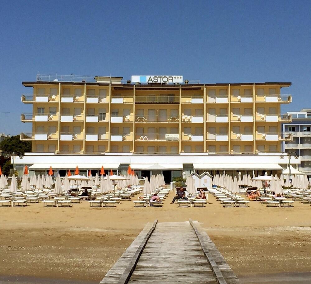 Hotel Astor Jesolo Extérieur photo