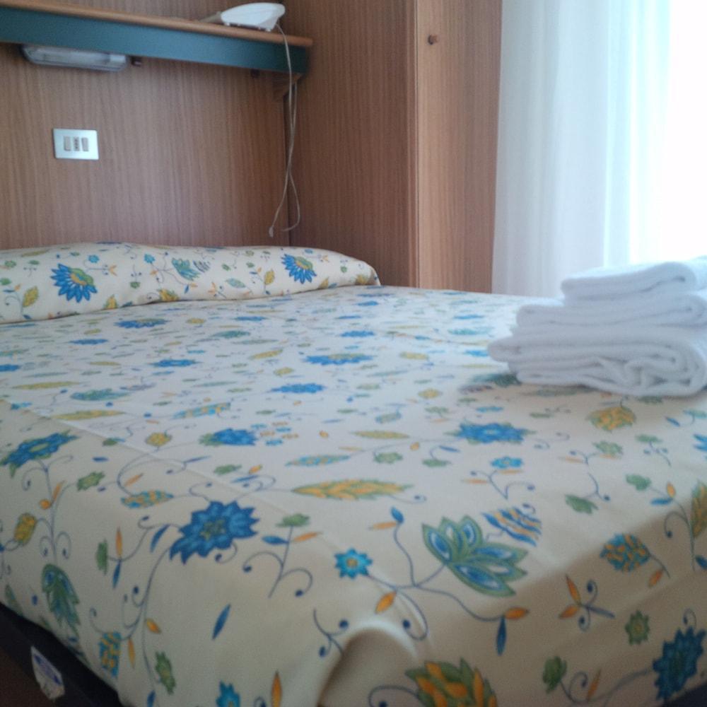 Hotel Astor Jesolo Extérieur photo